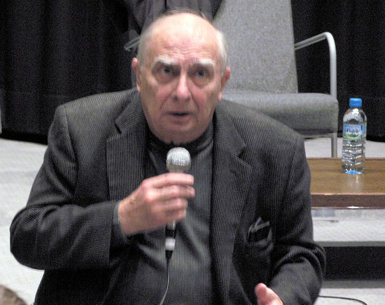 Извор: https://commons.wikimedia.org/wiki/File:Claude_Chabrol_(Amiens_nov._2008)_15.jpg