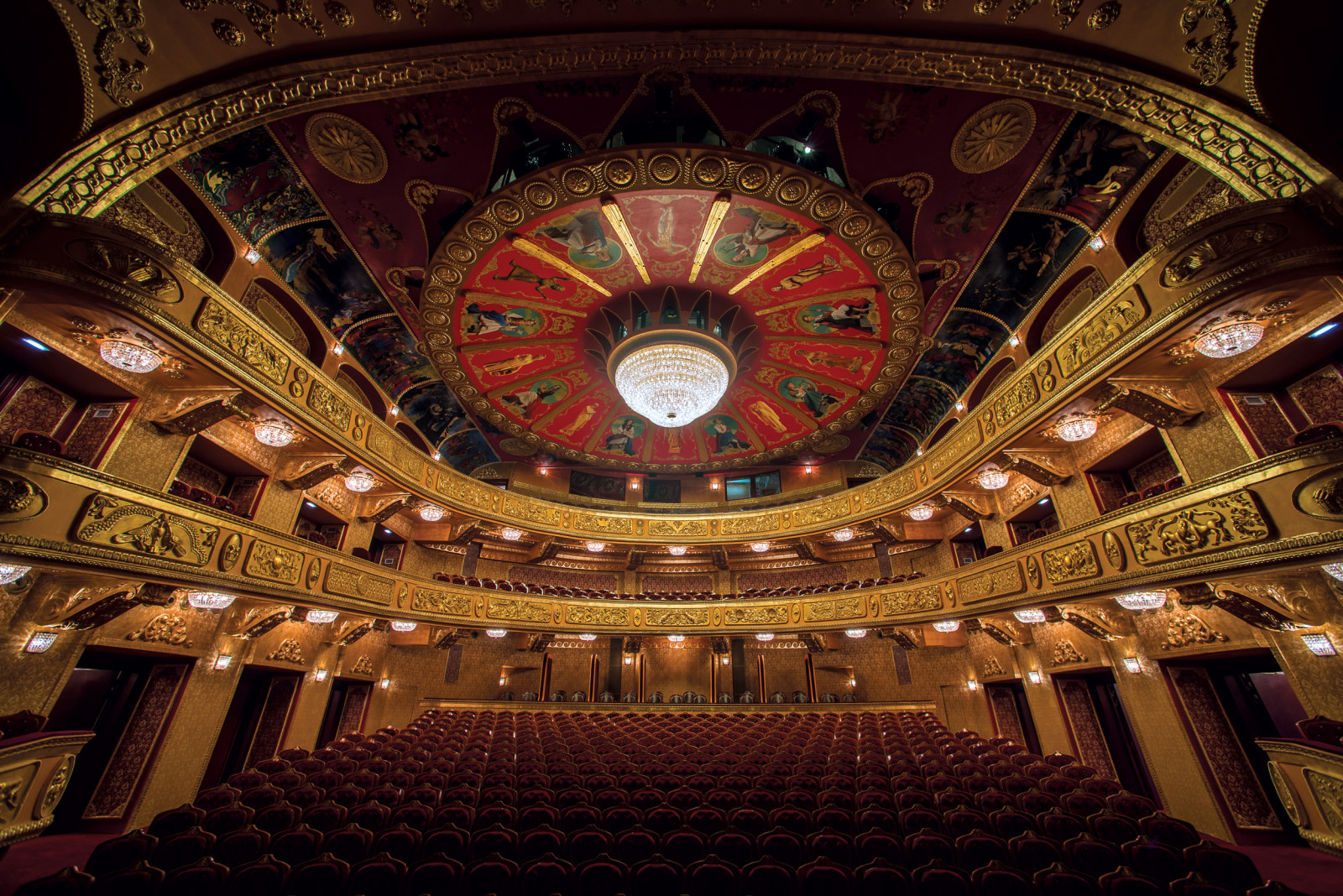 100-та изведба на комедијата „Кец на десетка“ - девет години аплауз, смеа и верна публика 1 kec na desetka 2