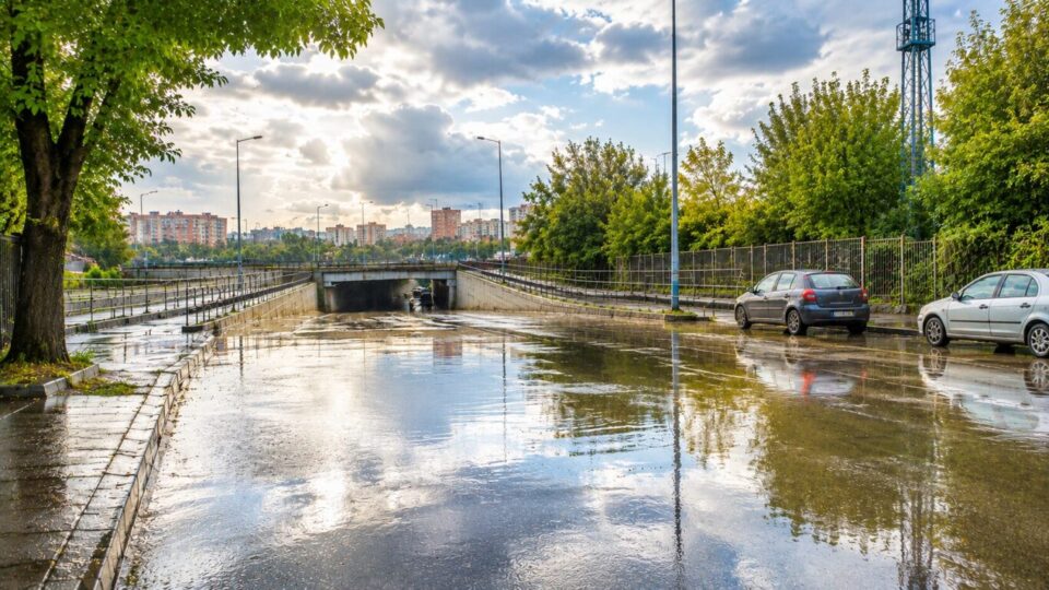Кога водата повторно ги наоѓа истите слаби точки, прашањето веќе не е колку заврнало, туку што не е направено навреме.