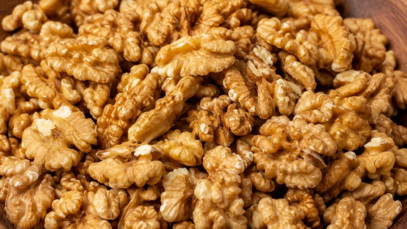 Една мала шака ореви не е чудо, но може да биде добар почеток за срцето - ако замени полош избор.