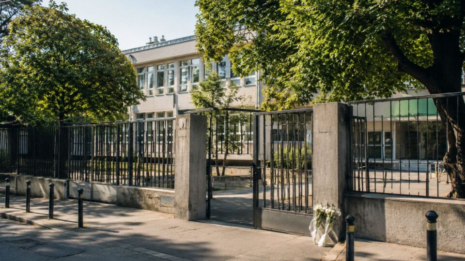 Што се случува кога детето е успешно, а невидено? Кога домот има ред, но нема доверба?